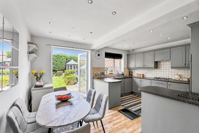 Clover Road, Timperley photo 4