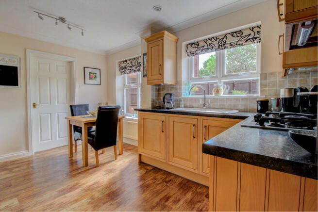 Kitchen / Breakfast Room (1)