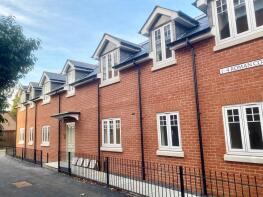4, Roman Court, Bridge Road, East Molesey KT8 9HH
