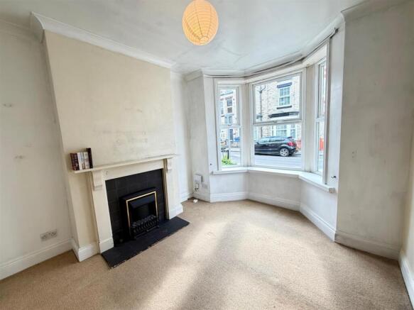 3 bed Terraced for sale Image 4