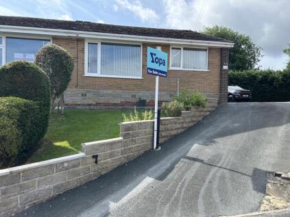 Elizabeth Crescent, Wyke, Bradford, BD12