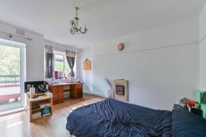19, Rollo Court, Strasburg Road, London SW11 5HL