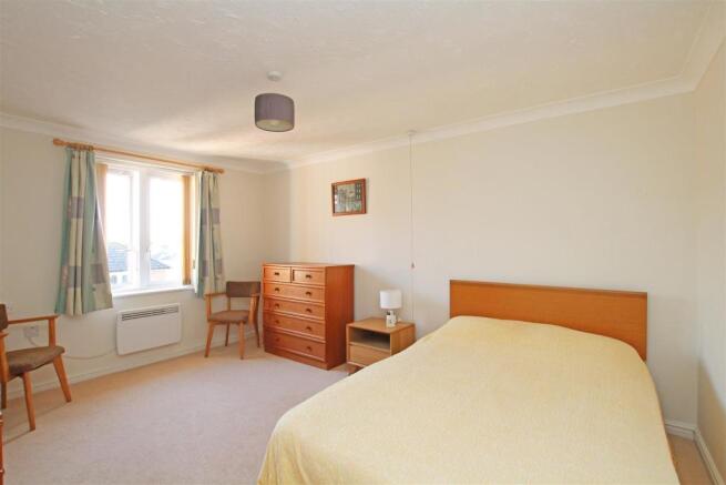 54BC - Bedroom 1.jpg
