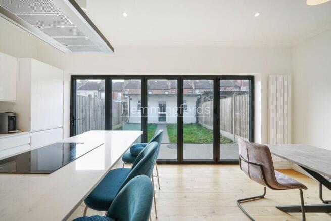 25 Bertram Road - ZQgCutcH3sAefKgXD1eI.jpg