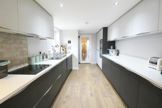 3 bed Terraced for sale Image 5