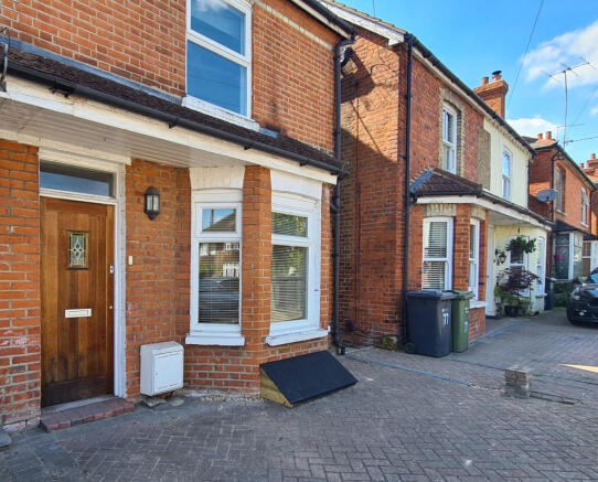 Family home, 4 bedrooms, popular area of Guildfor