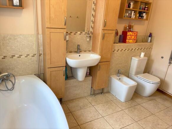 Photo 10