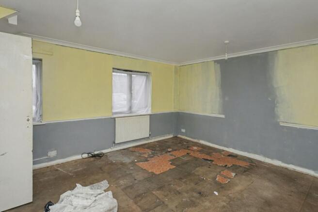 53 Gibbfield Close, Romford, RM6 5UF