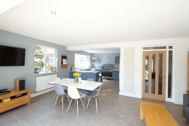Kitchen/Dining...
