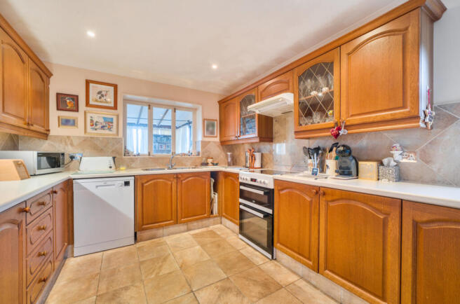 1395939-22-695ba2...