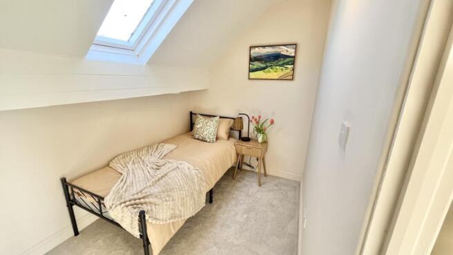 3 bed Terraced for sale Image 8