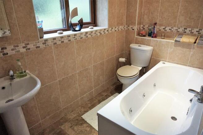 Jacuzzi Family Bathroom