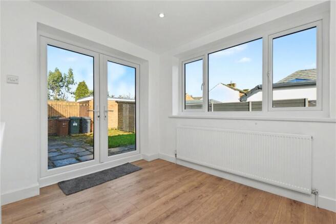 3 bed Bungalow for sale Image 4