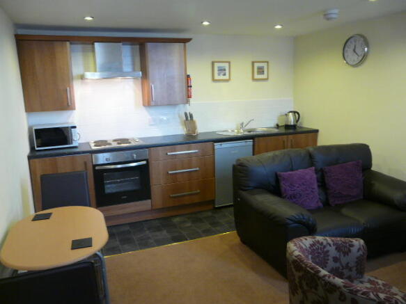 Aidan Lounge/Kitchen