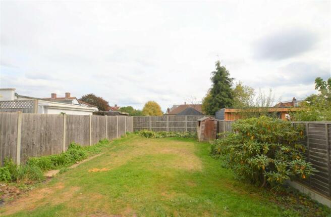 1 Villiers Avenue garden2.JPG