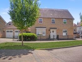 9, Christmas Tree Crescent, Hockley SS5 4FN