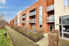 Flat 3, Clayton Court, The Brow, Burgess Hill RH15 9DB
