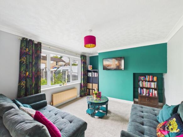 3 bed Semi-Detached for sale Image 3