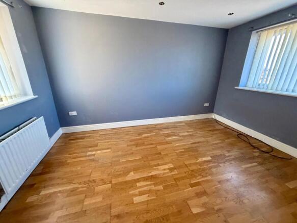 3 bed Semi-Detached for sale Image 8