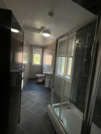 4 bed House Share for sale Image 9