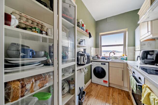 2 bed Flat for sale Image 8