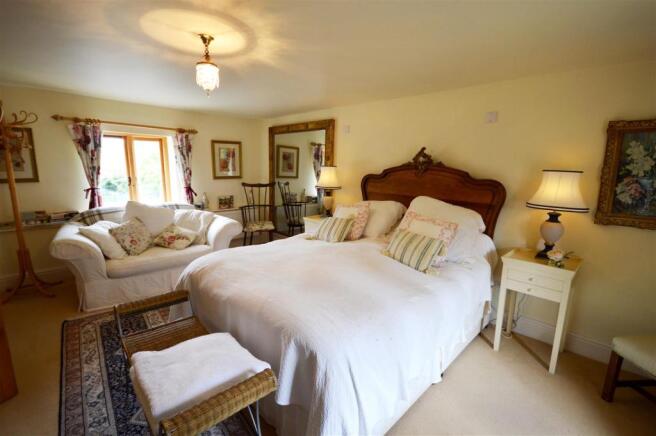 Bedroom 2.JPG