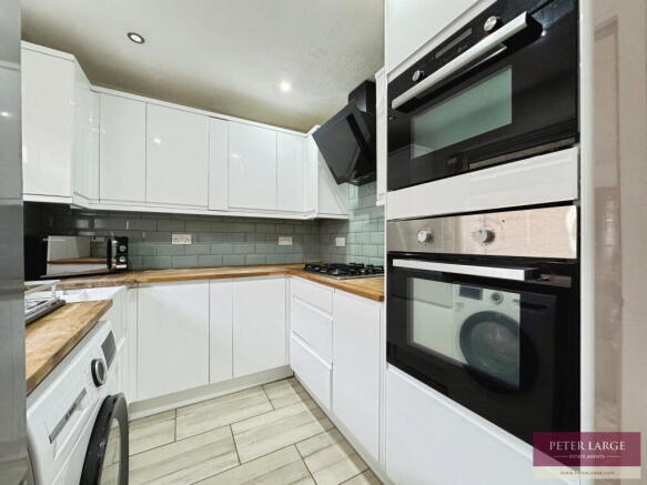 5 Bryn Avenue, Rhyl, Denbighshire, LL18 4BE photo 4