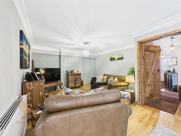 4 bed Detached for sale Image 10