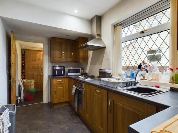  Kitchen - EweMove Sales and Lettings