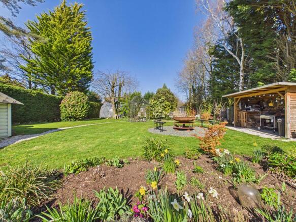 Rear Garden/Barbecue Hut