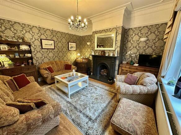 4 bed Detached for sale Image 5