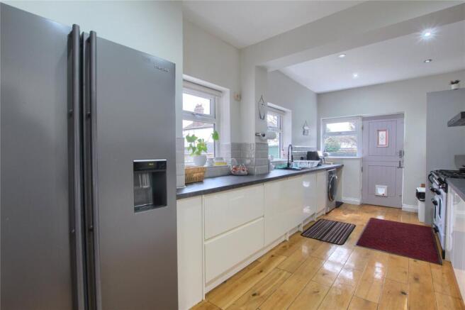 4 bed Semi-Detached for sale Image 7