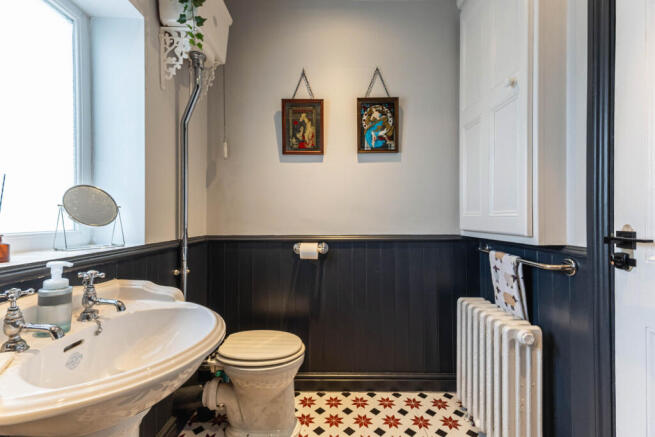 4 bed Semi-Detached for sale Image 11