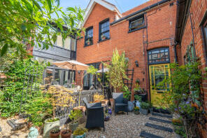 15, High Beach, Felixstowe IP11 7LE