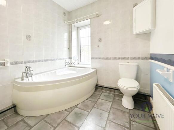 2 bed Terraced to rent Image 7