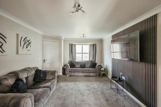 4 bed Detached for sale Image 10
