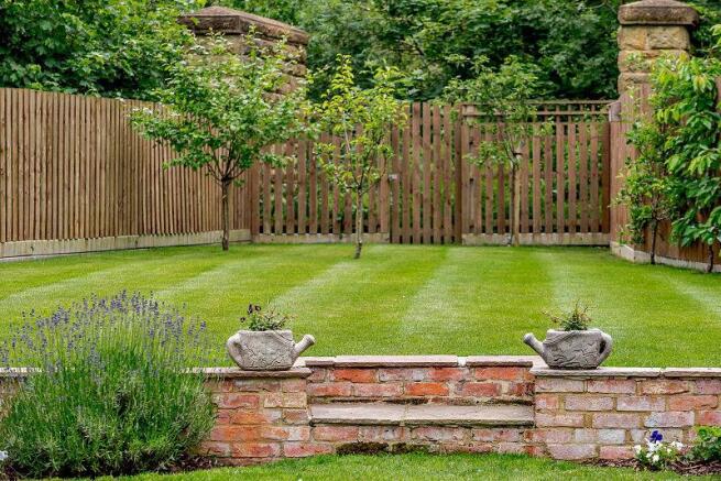 100ft x 83ft South Facing Rear Garden