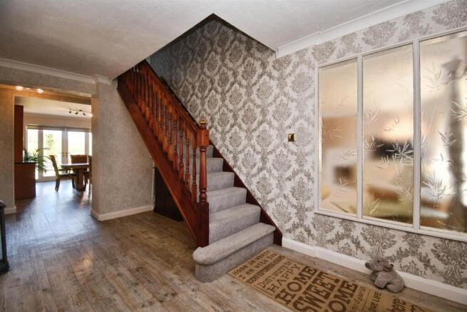 5 bed Detached Bungalow for sale Image 6
