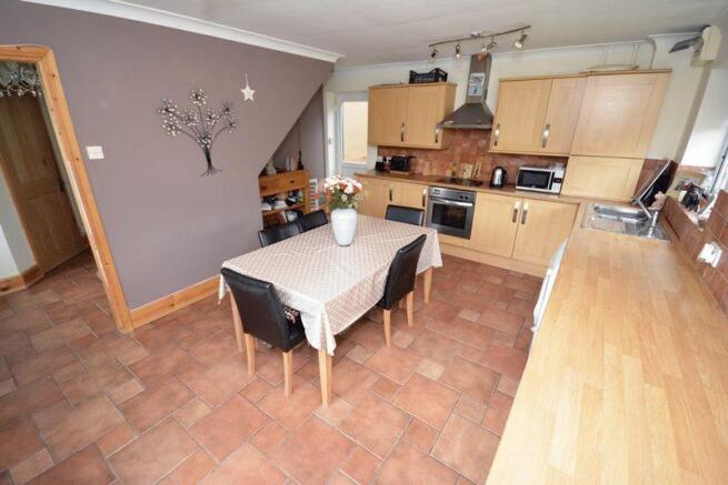 Kitchen / Dini...