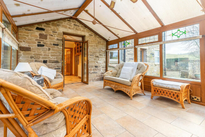 7 bed Detached for sale Image 5