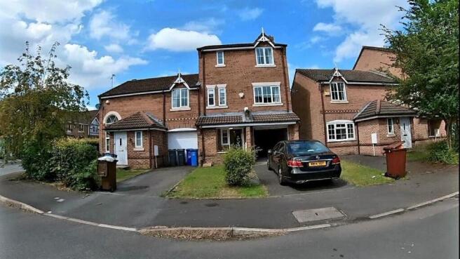 Attractive semi-detached house with brick façad...