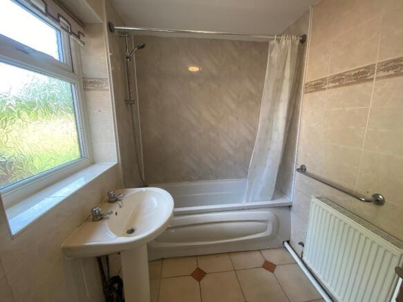 2 bed Terraced to rent Image 7