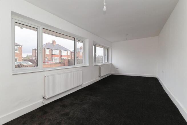 4 bed Detached for sale Image 8