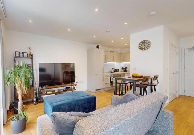 Barrain London - Property to rent in Beckton