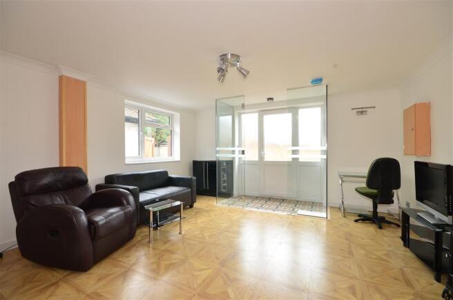 Lounge/Kitchen