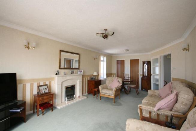 Lounge Dining Room.JPG