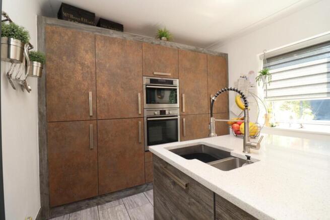 4 bed Detached for sale Image 6