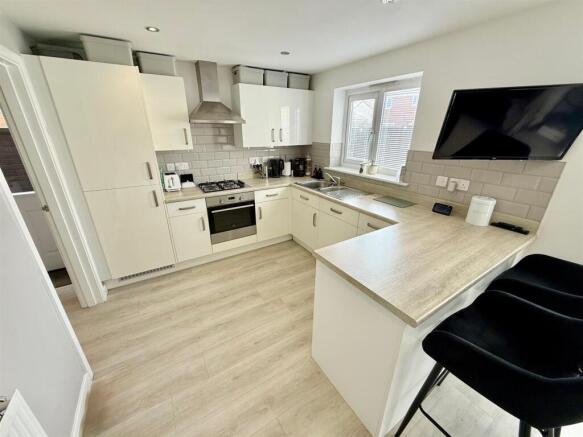 Kitchen/Breakfast Room