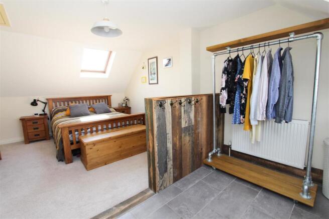 BEDROOM 1.jpg