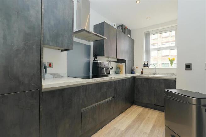 4 bed End of Terrace for sale Image 4